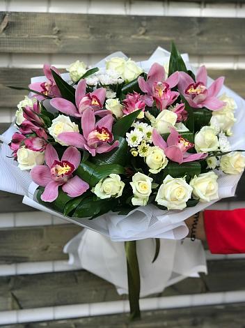 Букет цветов из: Розы и Хризантемы в Воробьево