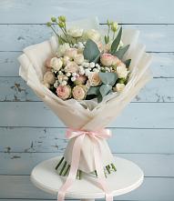 Букет цветов из:  Розы и Лизиантусы в Воробьево