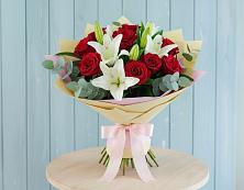 Букет цветов из:  Лилии и Розы в Воробьево
