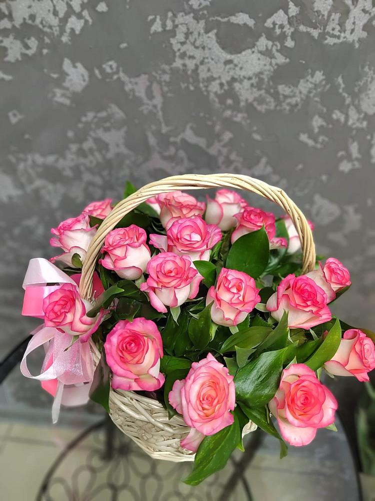 Цветочная композиция из Розы в корзине в Воробьево