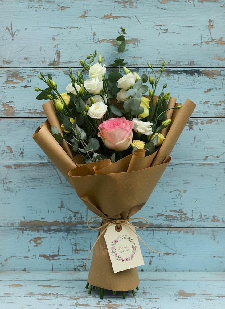 Букет цветов из: Розы и Лизиантусы в Воробьево