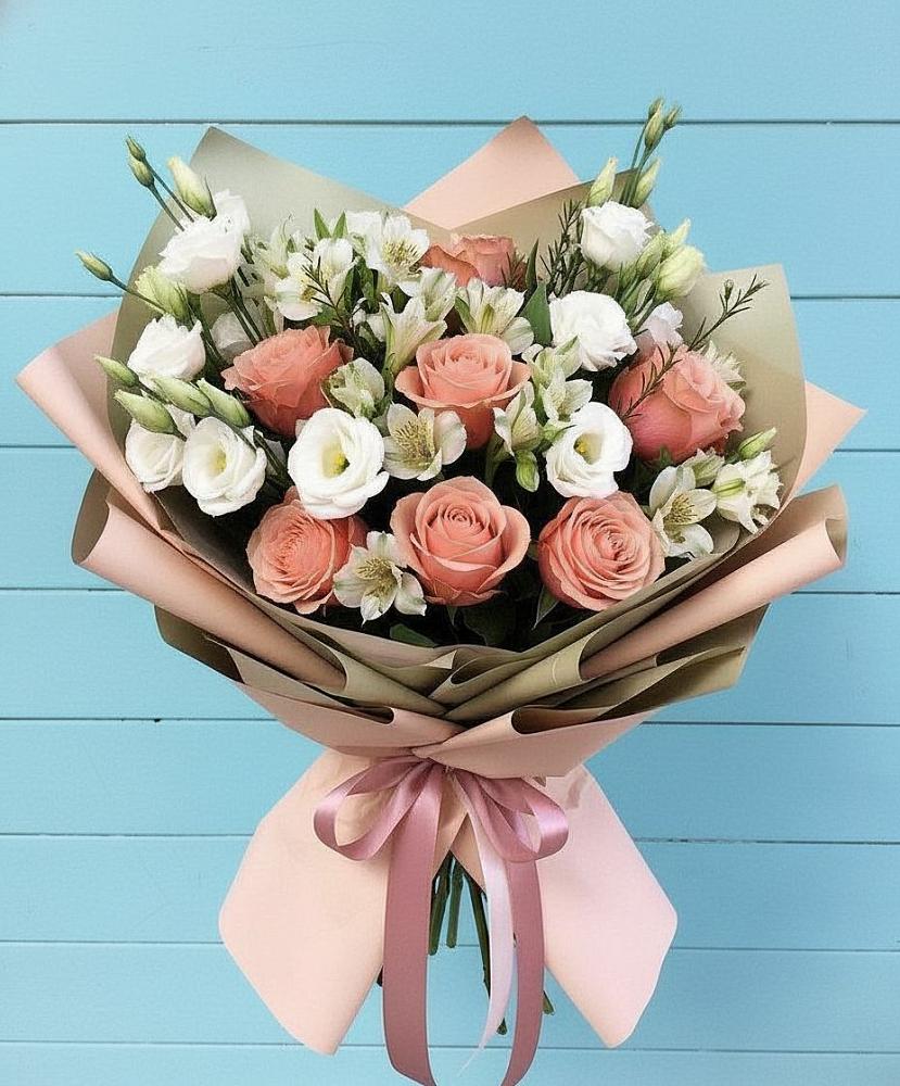 Букет цветов из: Розы, Альстромерии и Лизиантусы в Воробьево