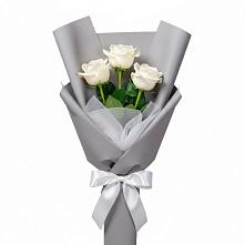 Букет 3 белые розы в Воробьево