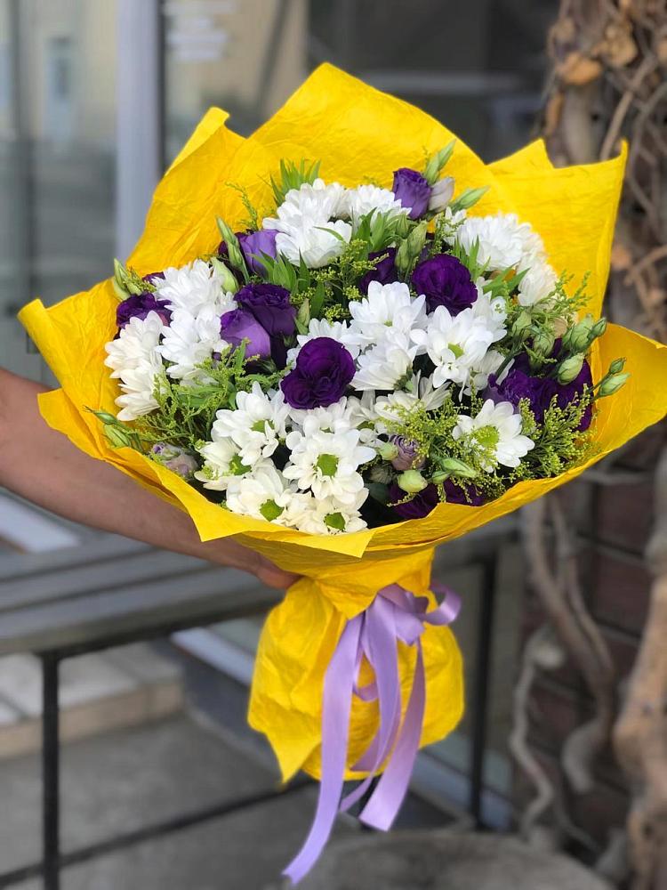 Букет цветов из: Ирисы, Хризантемы и Ромашки в Воробьево