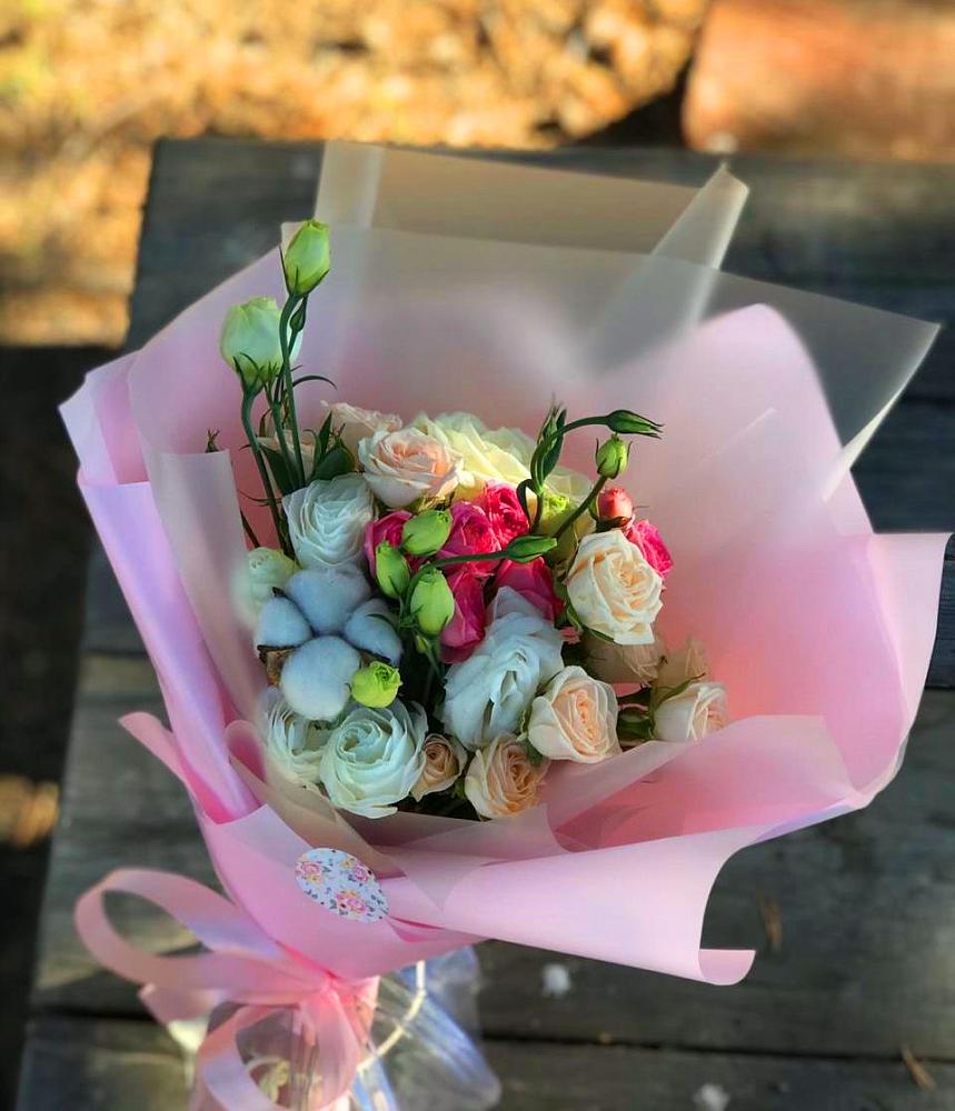 Букет цветов из: Розы и Лизиантусы в Воробьево