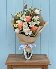 Букет цветов из:  Альстромерии, Лизиантусы, Розы и Хризантемы в Воробьево