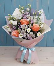 Букет цветов из:  Лизиантусы, Розы, Альстромерии и Гипсофила в Воробьево