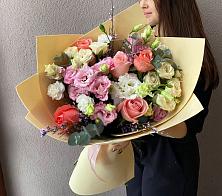 Букет цветов из:  Розы, Лизиантусы и Гвоздики #REPLACE_PRED# Воробьево