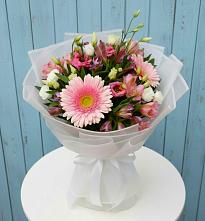 Букет цветов из:  Герберы, Альстромерии и Лизиантусы в Воробьево