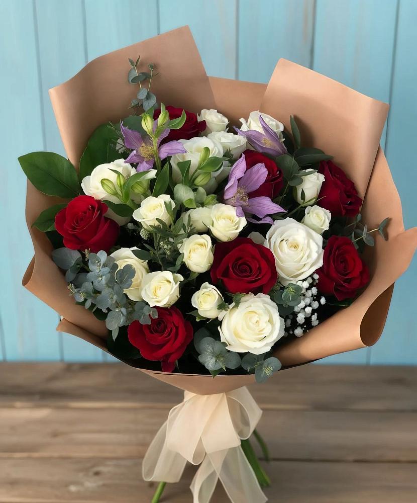 Букет цветов из: Розы и Альстромерии в Воробьево