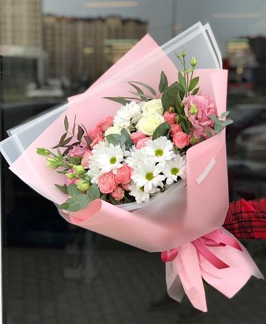Букет цветов из: Розы, Лизиантусы и Хризантемы в Воробьево
