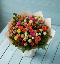 Букет Микс из разноцветных кустовых роз в Воробьево